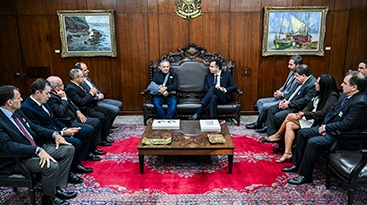 FENCOM PARTICIPA DE REUNIÃO COM O PRESIDENTE DO SENADO SOBRE A REFORMA TRIBUTÁRIA